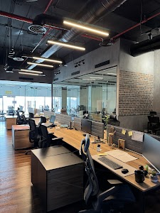 شركة منصة عاين place picture